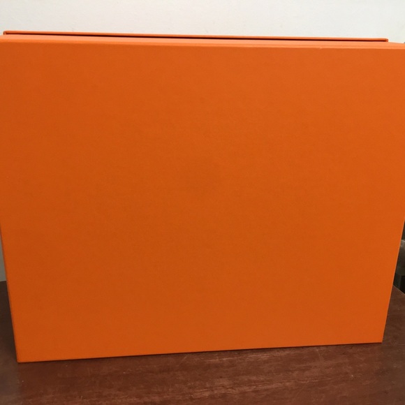 Hermes Brand New Empty Box for Tote Bag or Shoe. Dimensions 14x11x5 - Picture 14 of 14